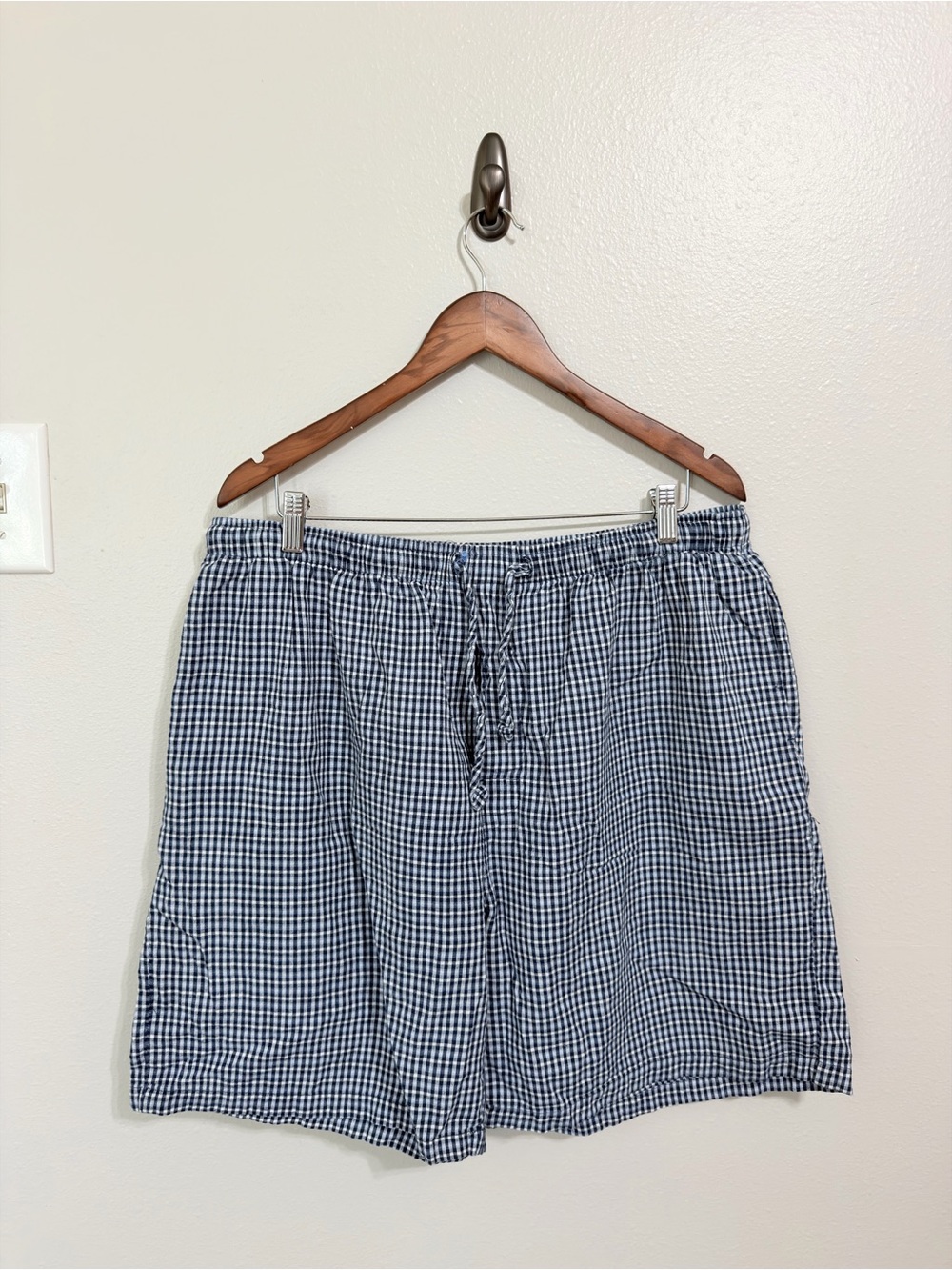 COZY ESSENTIAL! Michael Morgan Navy Gingham Cotton Shorts